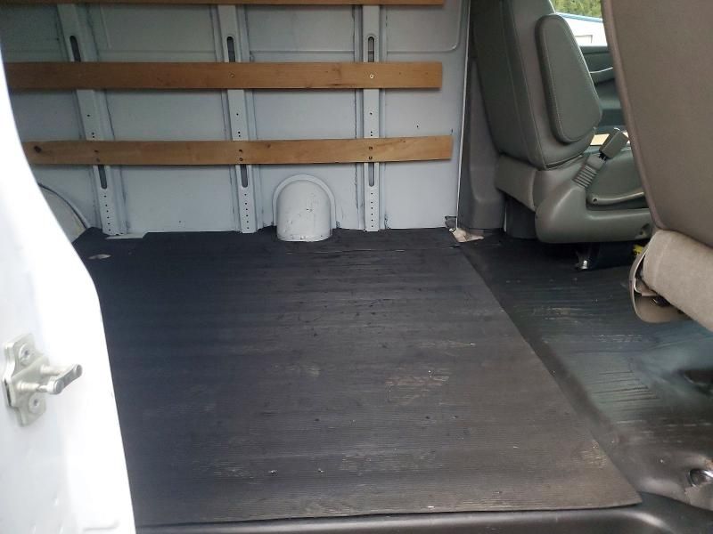 2017 GMC Savana 2500 Cargo Delivery Van