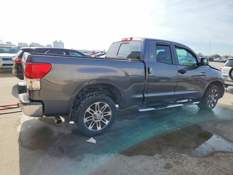2013 Toyota Tundra Double cab SR5