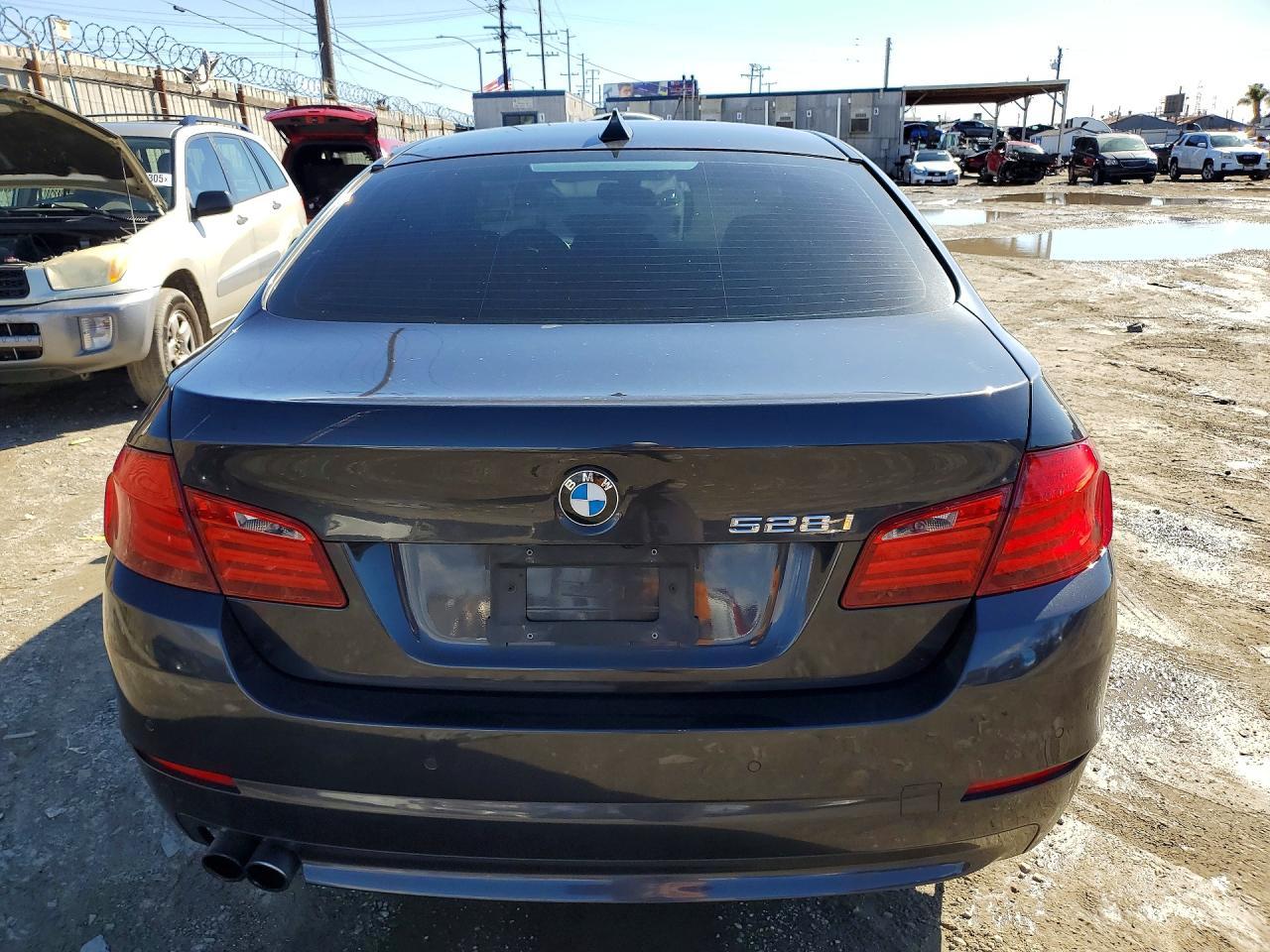 2013 BMW 528 i