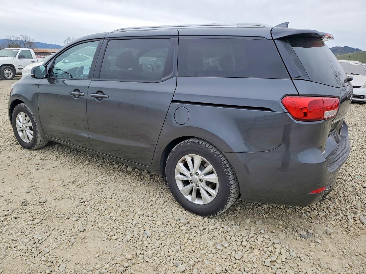 2016 KIA Sedona lx
