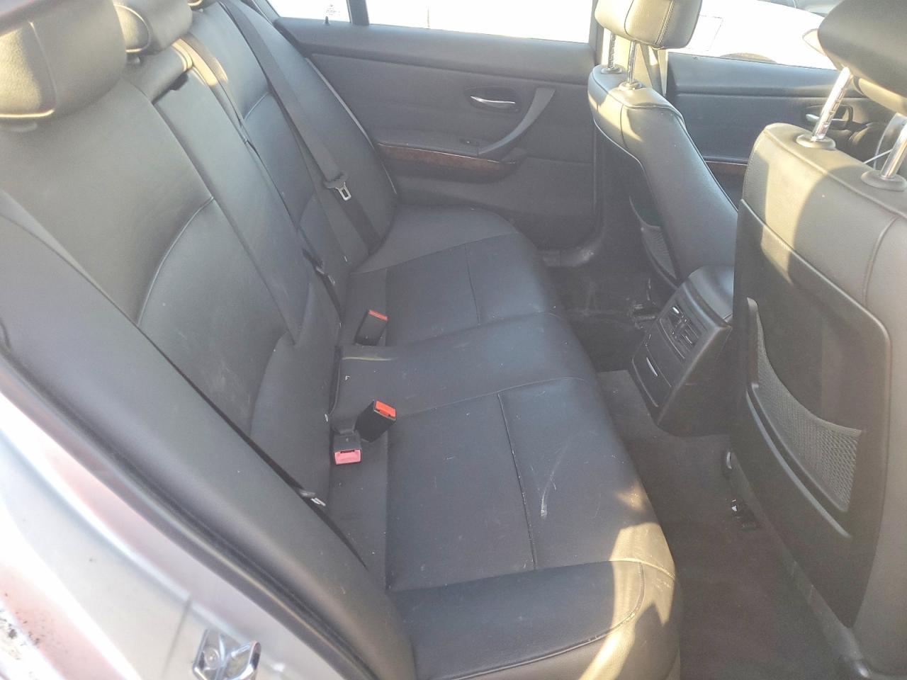 2006 BMW 325 i Automatic