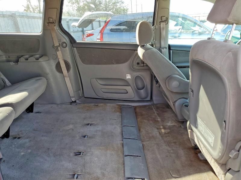 2005 Toyota Sienna ce