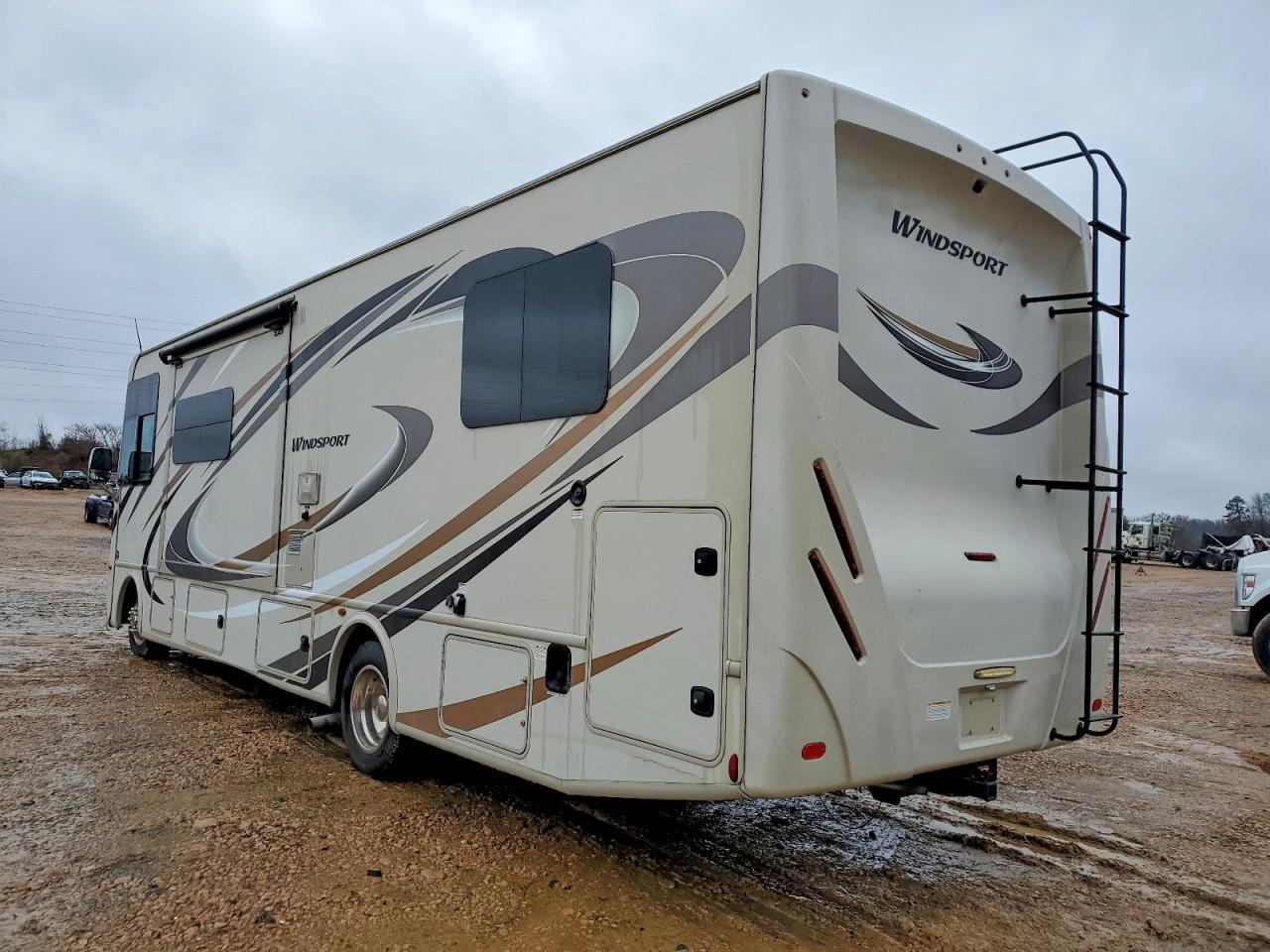 2018 Ford F53 RV