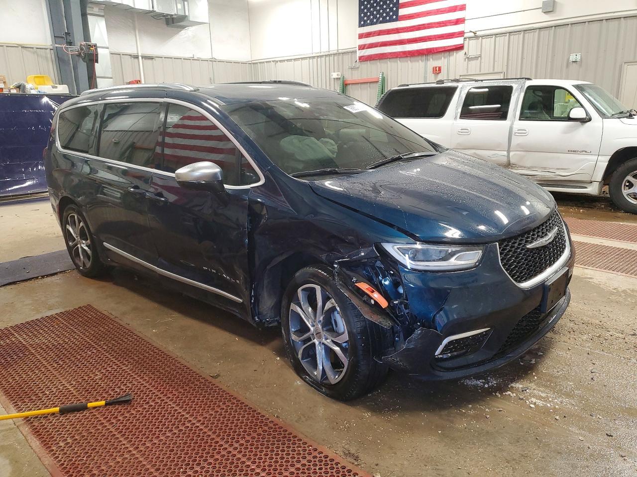 2025 Chrysler Pacifica Pinnacle