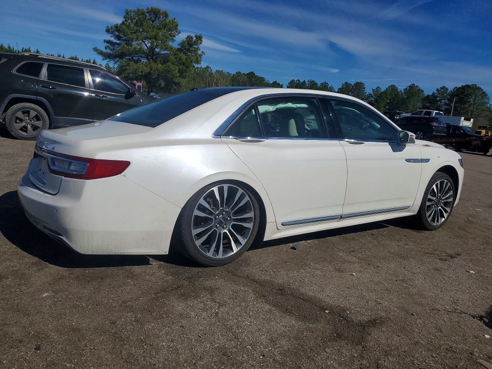 2017 Lincoln Continental Select