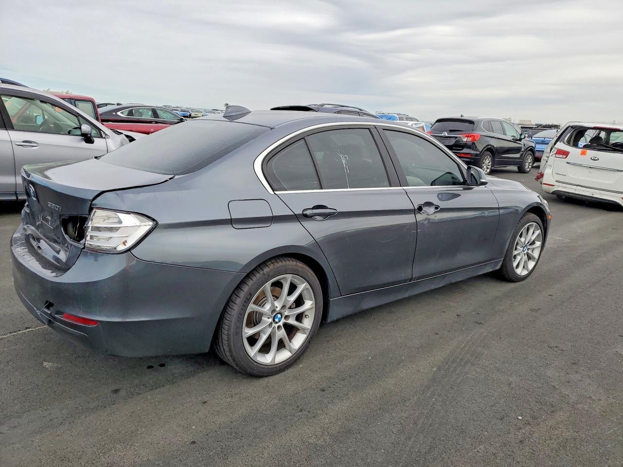 2015 BMW 320 i