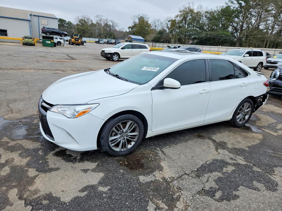 2016 Toyota Camry se