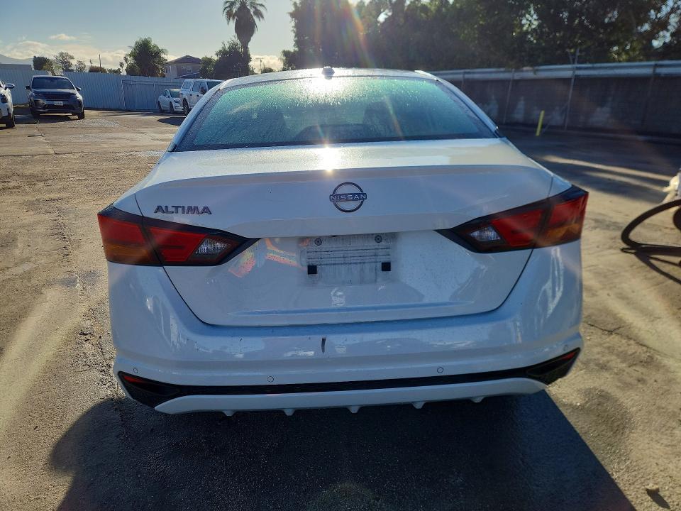 2025 Nissan Altima 2.5 sv