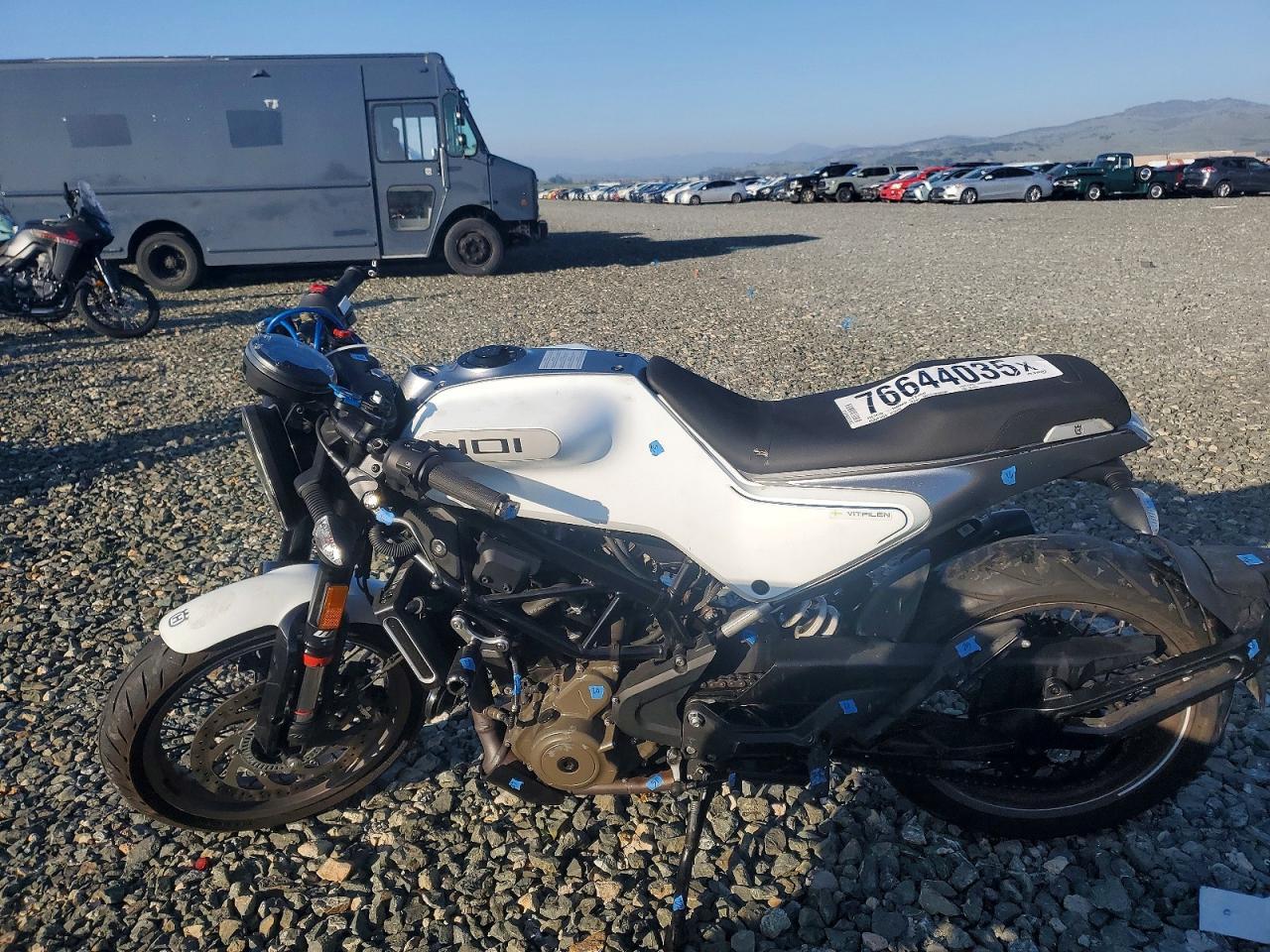 2023 Husqvarna Vitpilen 401/SVARTPILEN 401