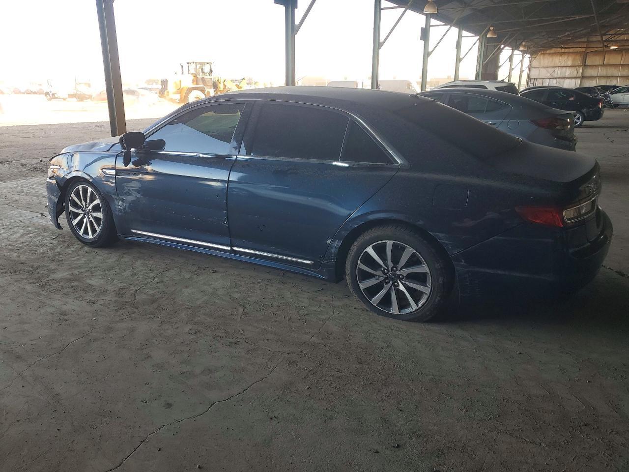 2017 Lincoln Continental Premiere