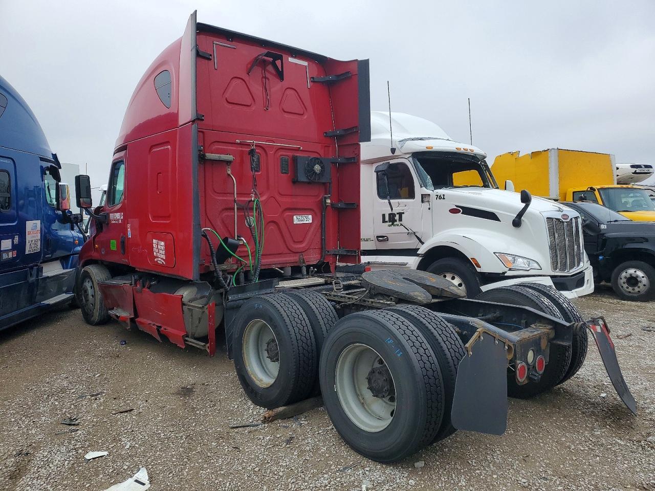 2015 Freightliner Cascadia Semi Truck