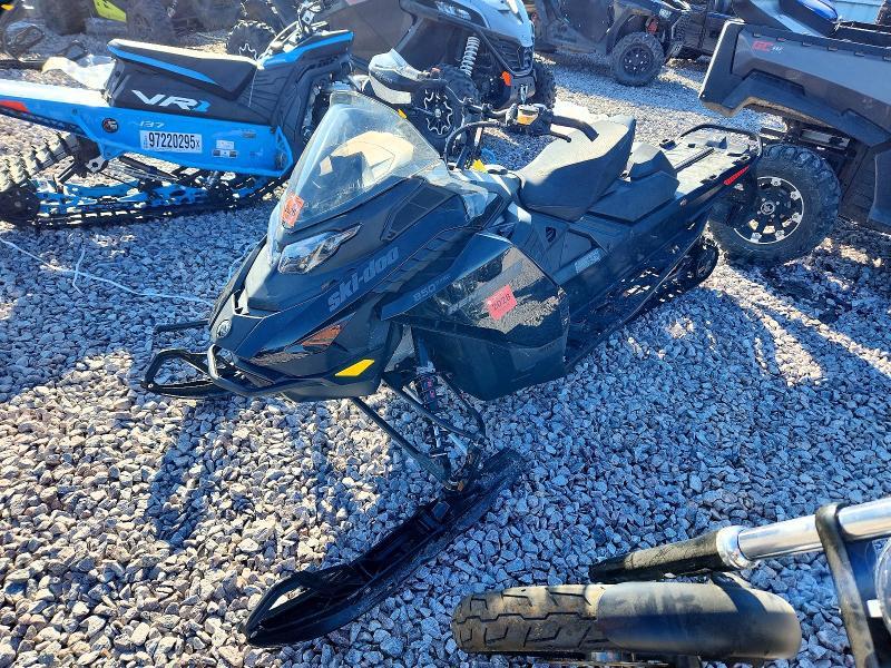 2023 Skidoo Renegade 850 adr