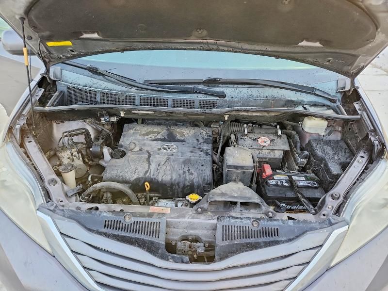 2011 Toyota Sienna xle