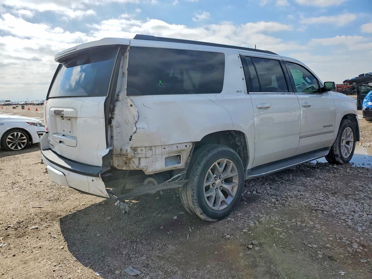2017 GMC Yukon xl C1500 slt