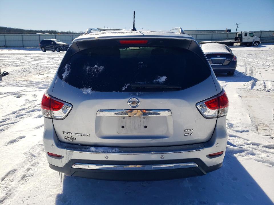 2015 Nissan Pathfinder s