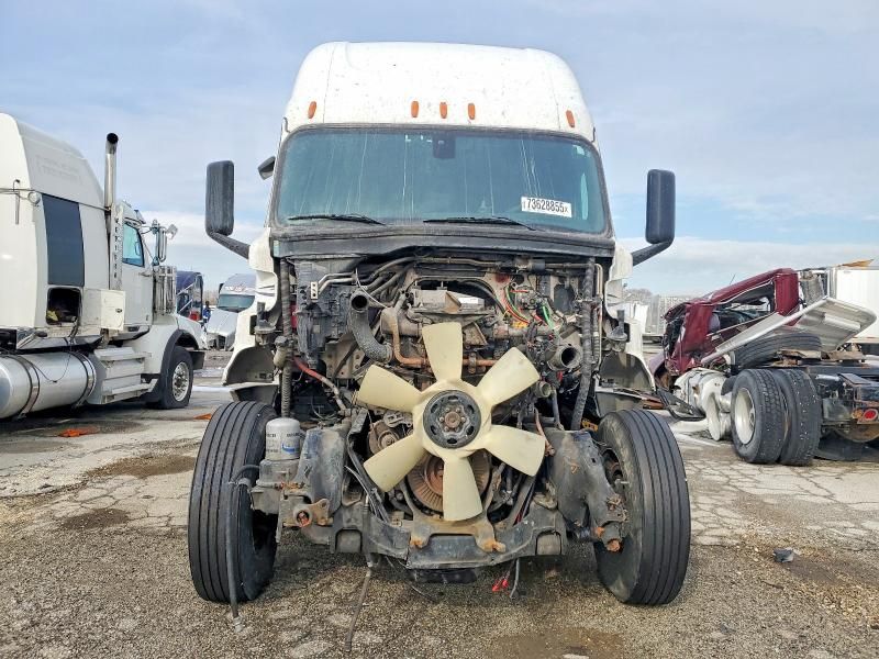2020 Freightliner Cascadia 126 Semi Truck