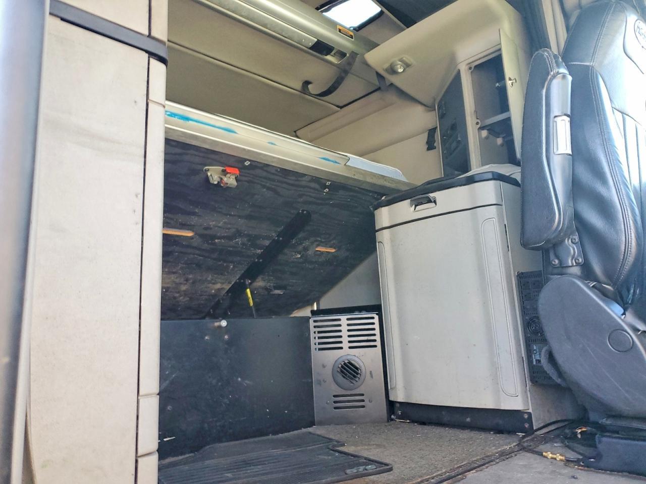 2019 Peterbilt 579 Semi Truck