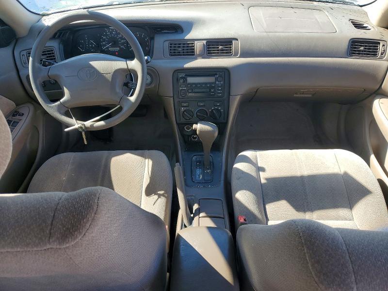 2000 Toyota Camry le