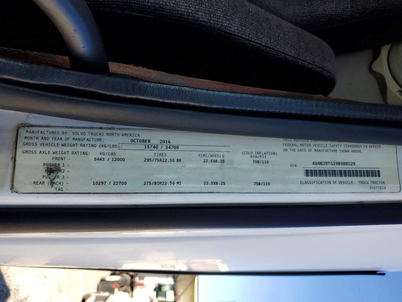 2017 Volvo VNL Semi Truck