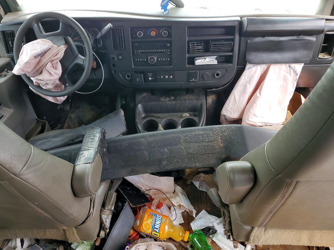 2017 Chevrolet Express G2500 LS