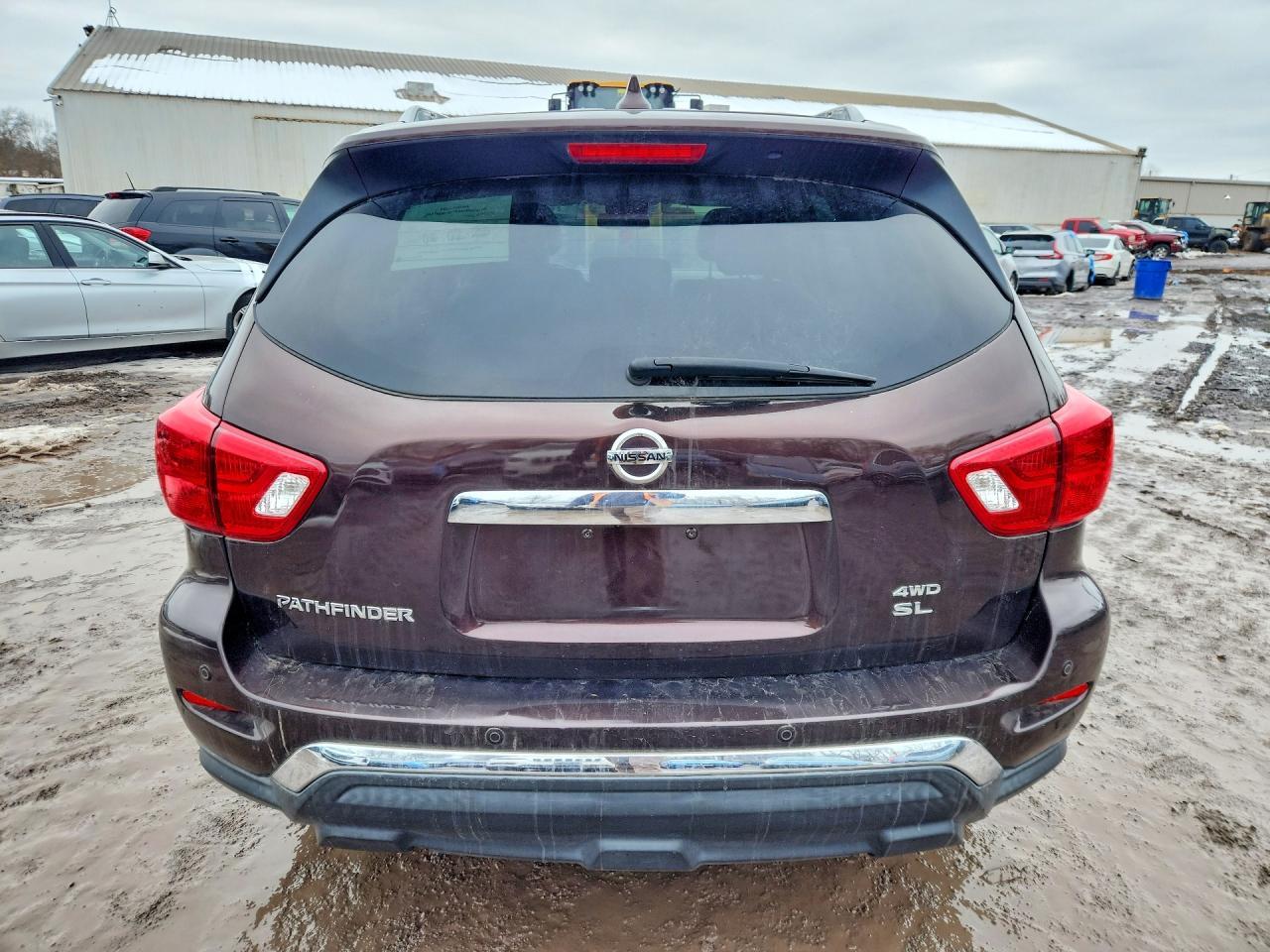 2020 Nissan Pathfinder sl