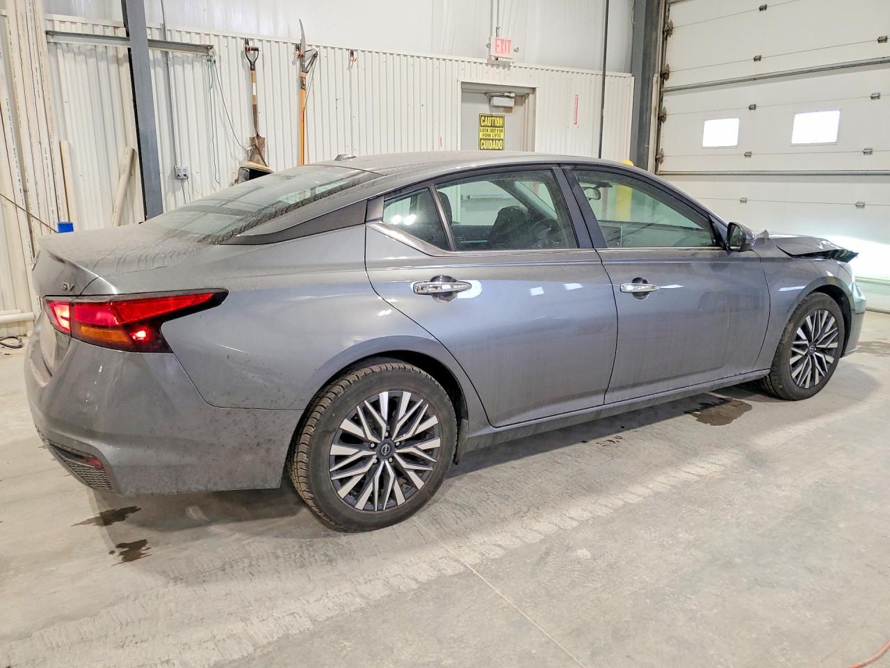 2023 Nissan Altima sv
