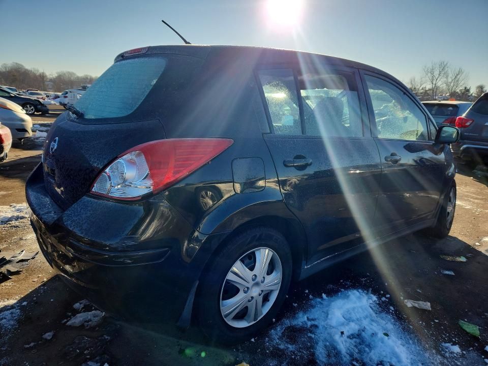 2011 Nissan Versa s