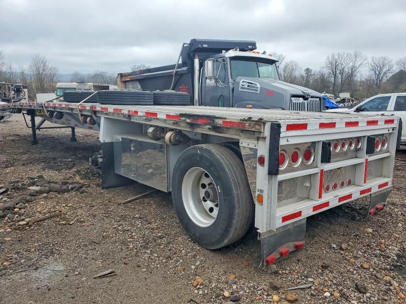 2007 Reitnouer Flatbed Trailer