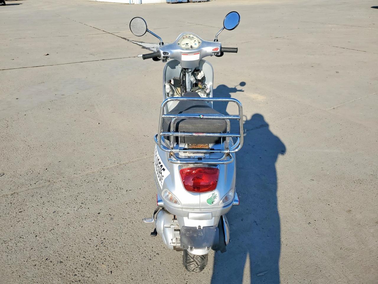 2009 Vespa LX 150