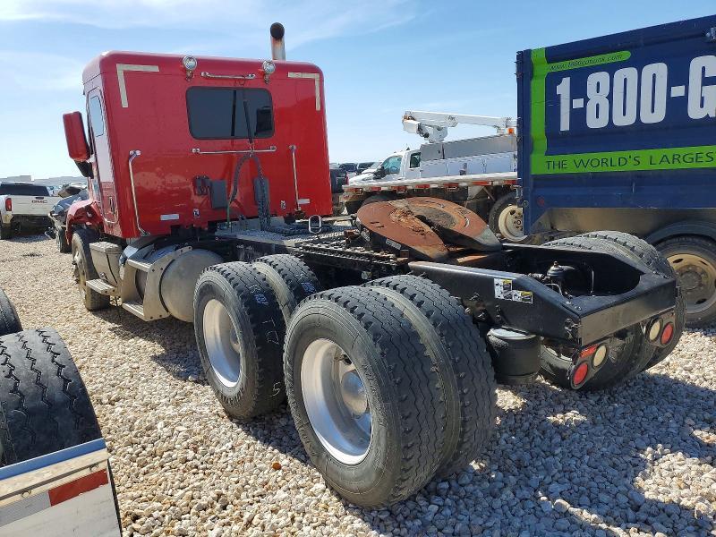 2015 Peterbilt 579 Semi Truck
