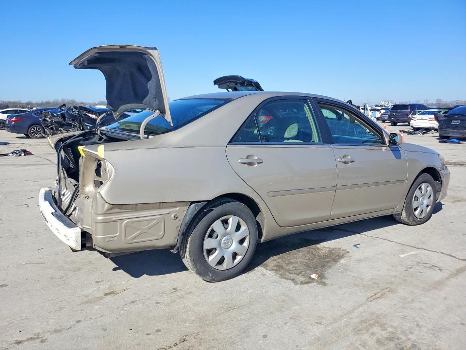 2004 Toyota Camry le