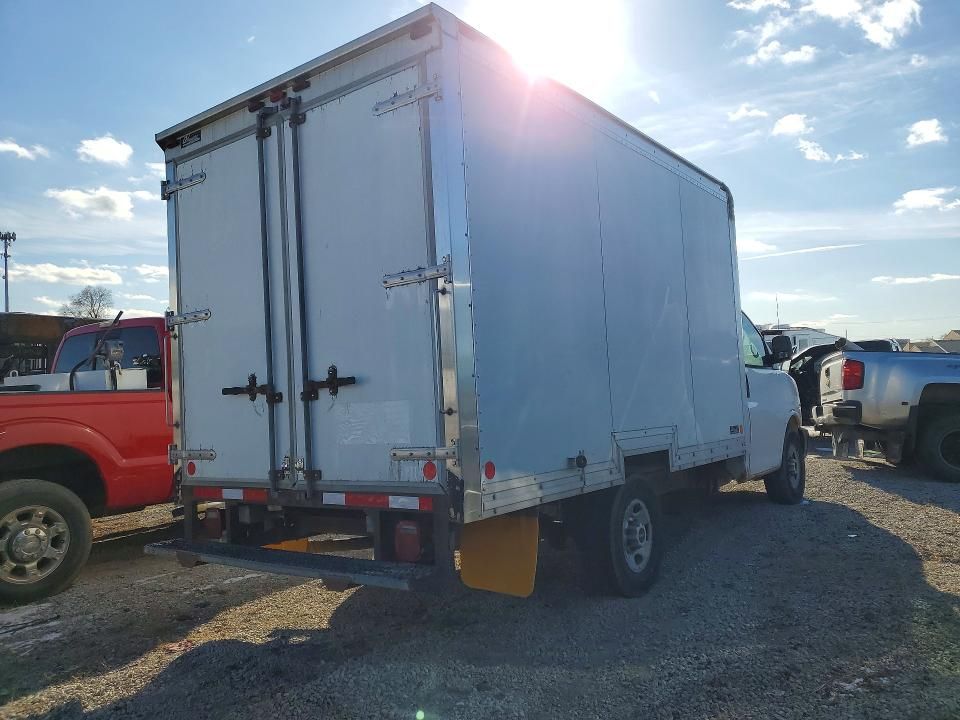 2013 GMC Savana Cutaway G3500