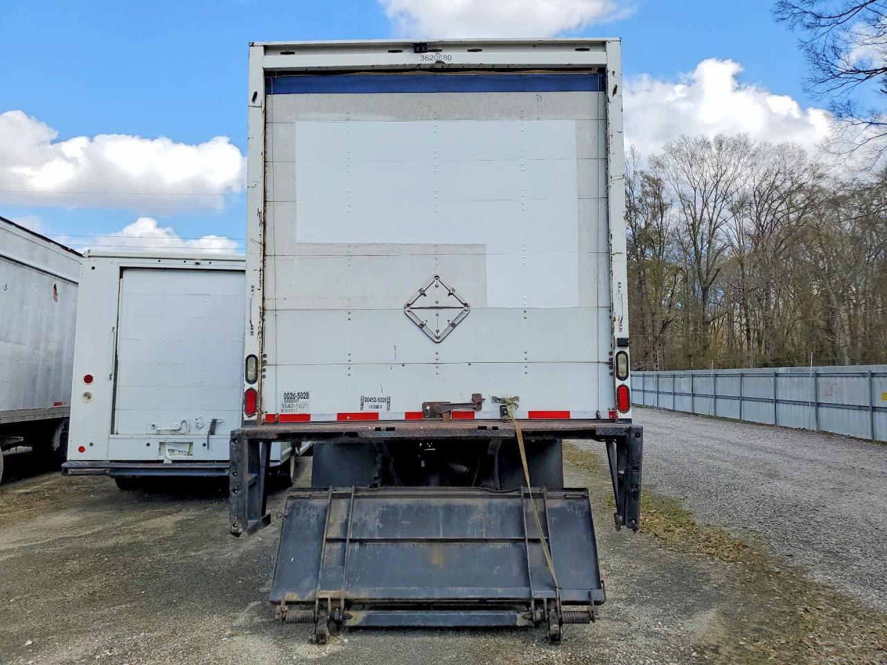 2015 Freightliner Business Class M2 BOX Truck