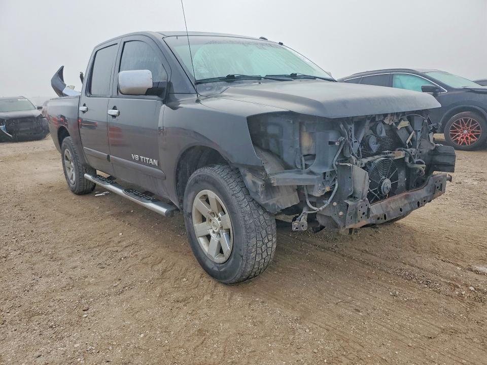 2014 Nissan Titan SV