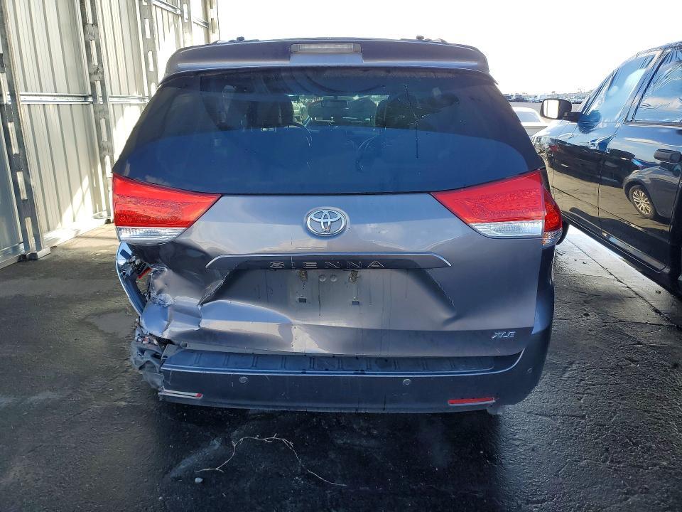 2014 Toyota Sienna xle