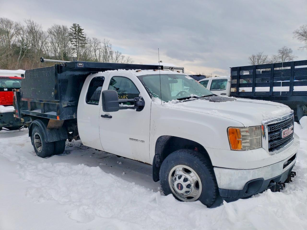 2011 GMC Sierra 3500 Dump Truck