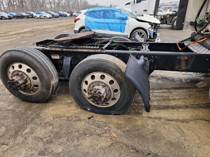 2020 Freightliner Cascadia 126 Semi Truck