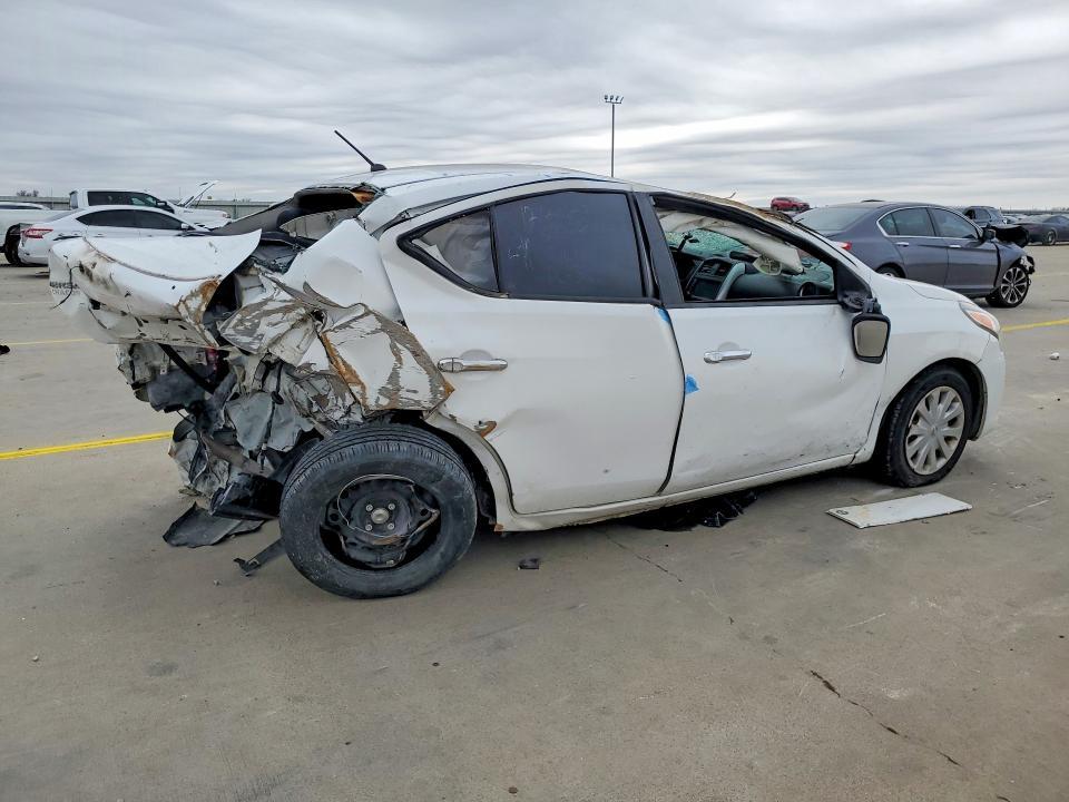 2019 Nissan Versa s