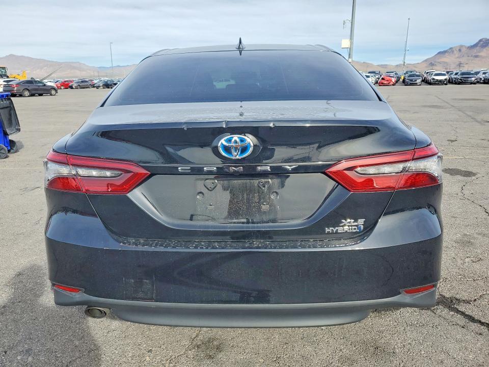 2022 Toyota Camry Hybrid xle