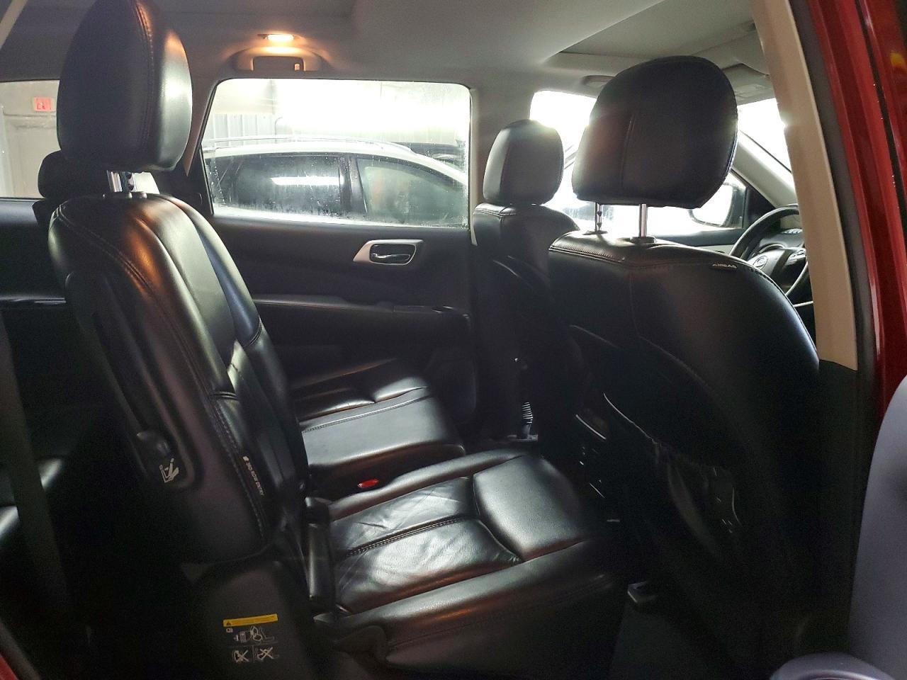 2018 Nissan Pathfinder s