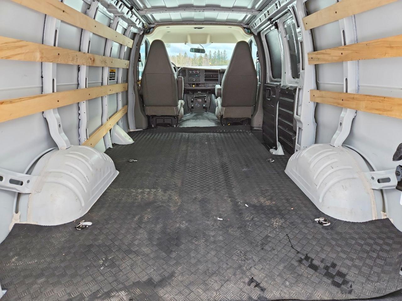 2024 Chevrolet Express G2500