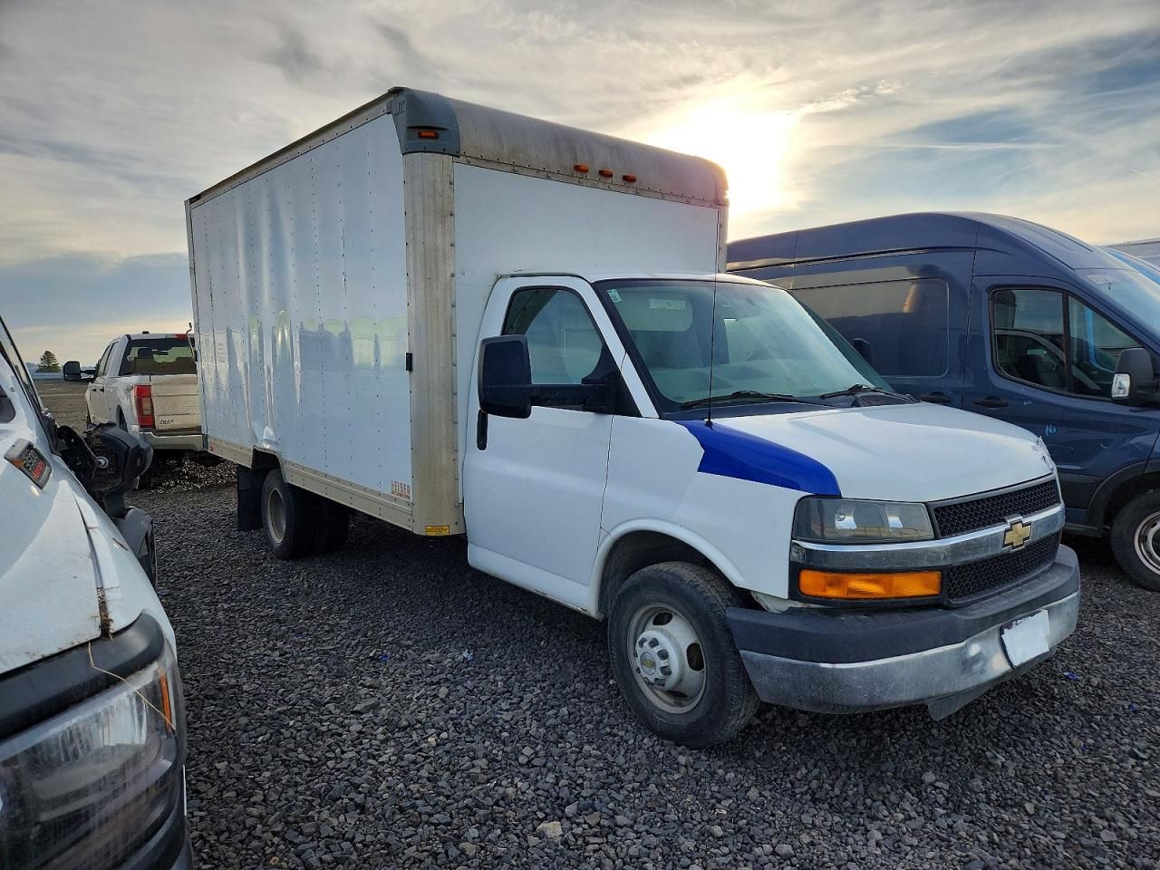 2016 Chevrolet Express BOX Truck