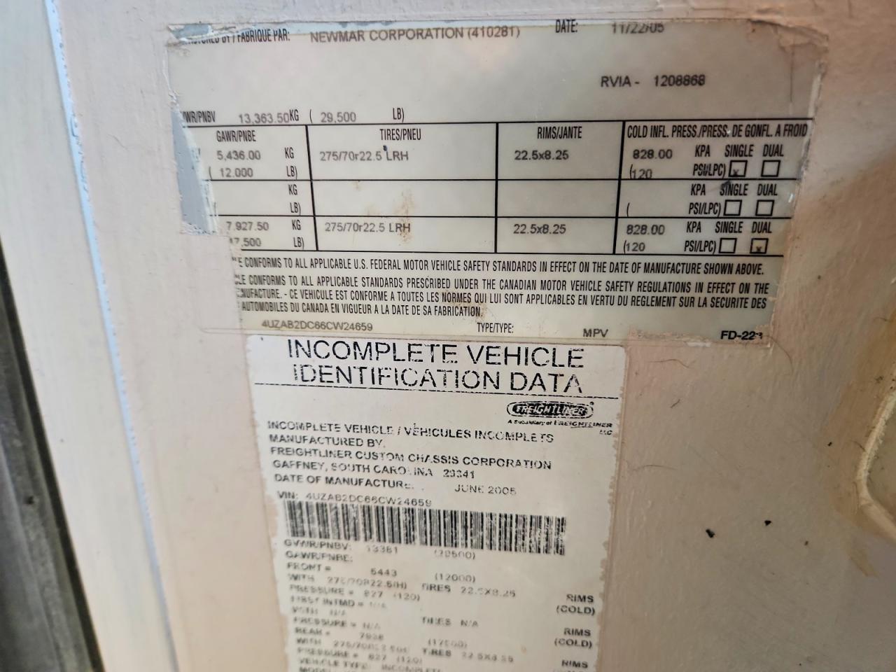 2006 Freigliner Chassis X Line Motor Home