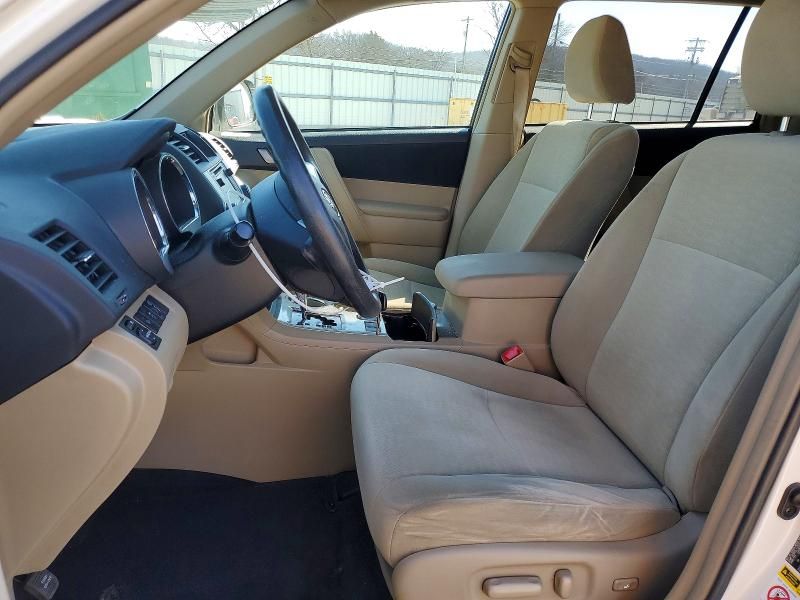 2013 Toyota Highlander Base