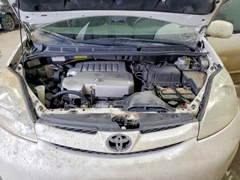 2010 Toyota Sienna xle