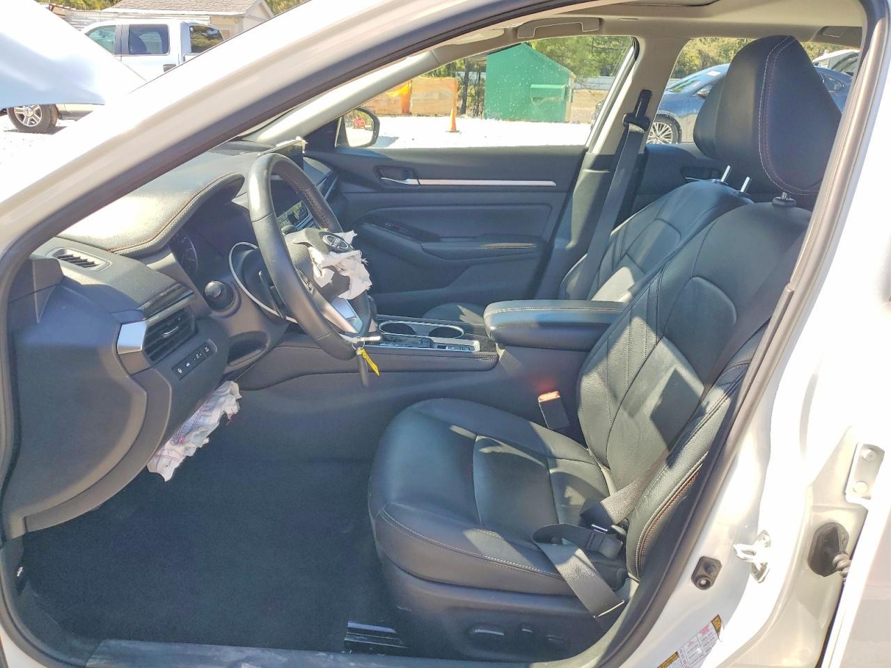 2024 Nissan Altima 2.0 sr