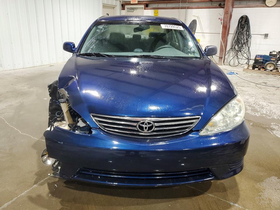 2005 Toyota Camry le