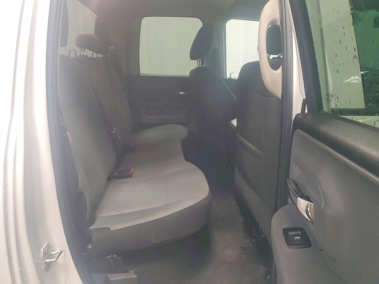 2024 Dodge Ram 1500 Classic slt