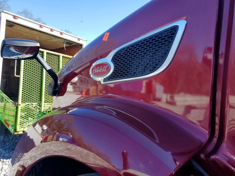 2019 Peterbilt 579 Semi Truck
