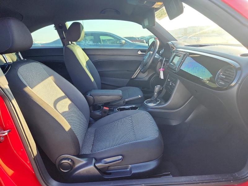 2019 Volkswagen Beetle s